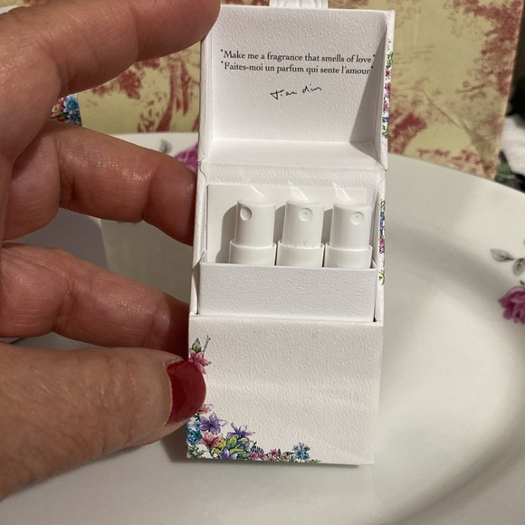 Dior MISS DIOR Limited Edition Gift set - Picture 8 of 16